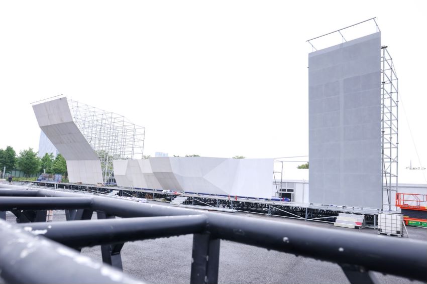 申城奥运会资历赛园地建设已经实现四分之三 正在安装望台座椅