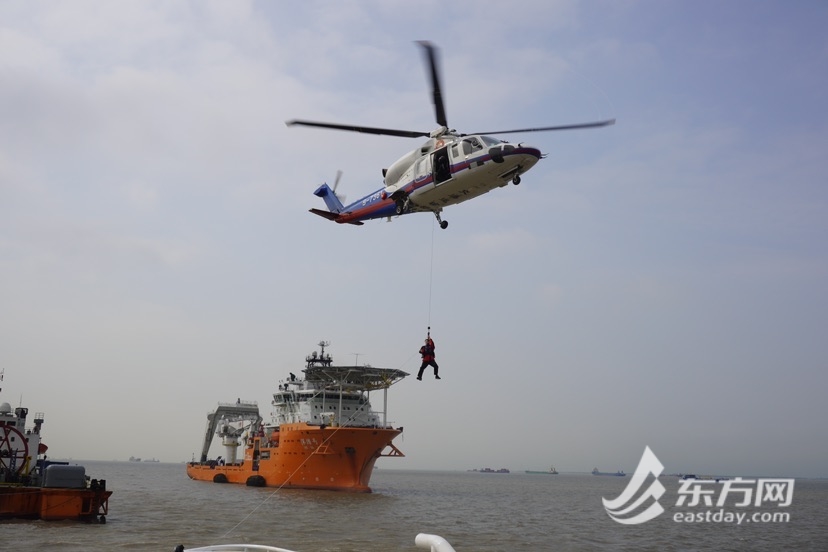 病院联动多方展开节前海上应抢救援练习训练