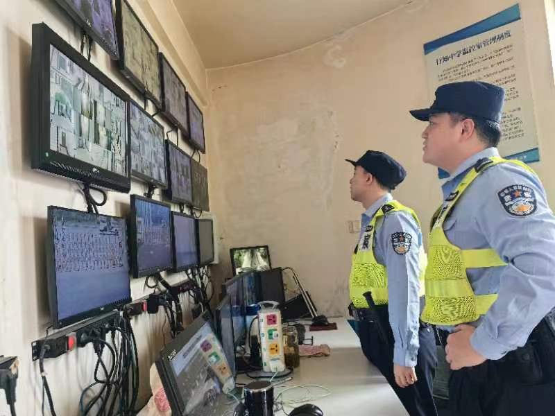 上海警方开展第十一次"砺剑"行动:检查全市百余处高考