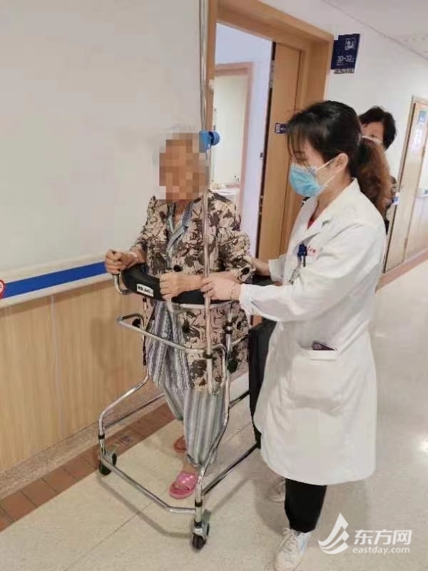 微创精准疾速 上海这家病院为90岁 “熊猫血型”老奶奶实现高难度结肠癌手术