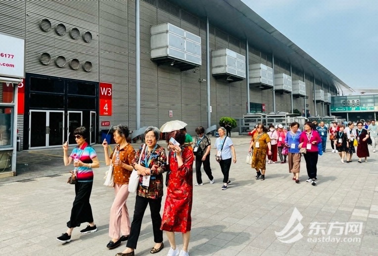 上海老博会开幕首日迎来逾2万观众 “银发消费”热度凸显