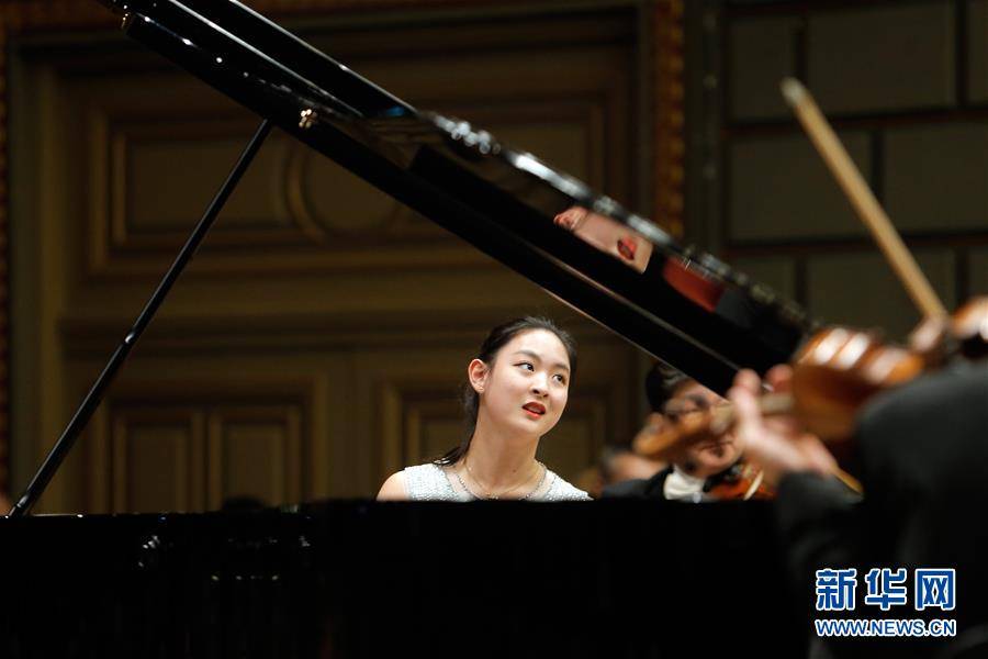 （国际·图文互动）（7）通讯：中罗同庆中国年——记中国爱乐乐团布加勒斯特新春音乐会