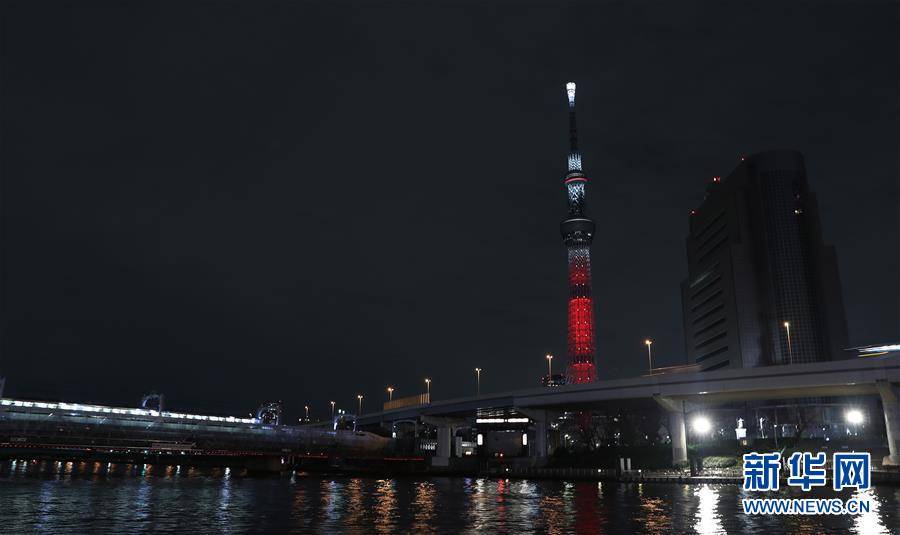 （国际）（1）日本东京晴空塔为中国春节点亮“中国红”