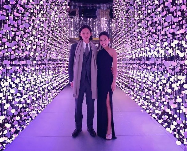 霍英东孙女27岁生日晒与男友合照 姐弟恋好甜蜜