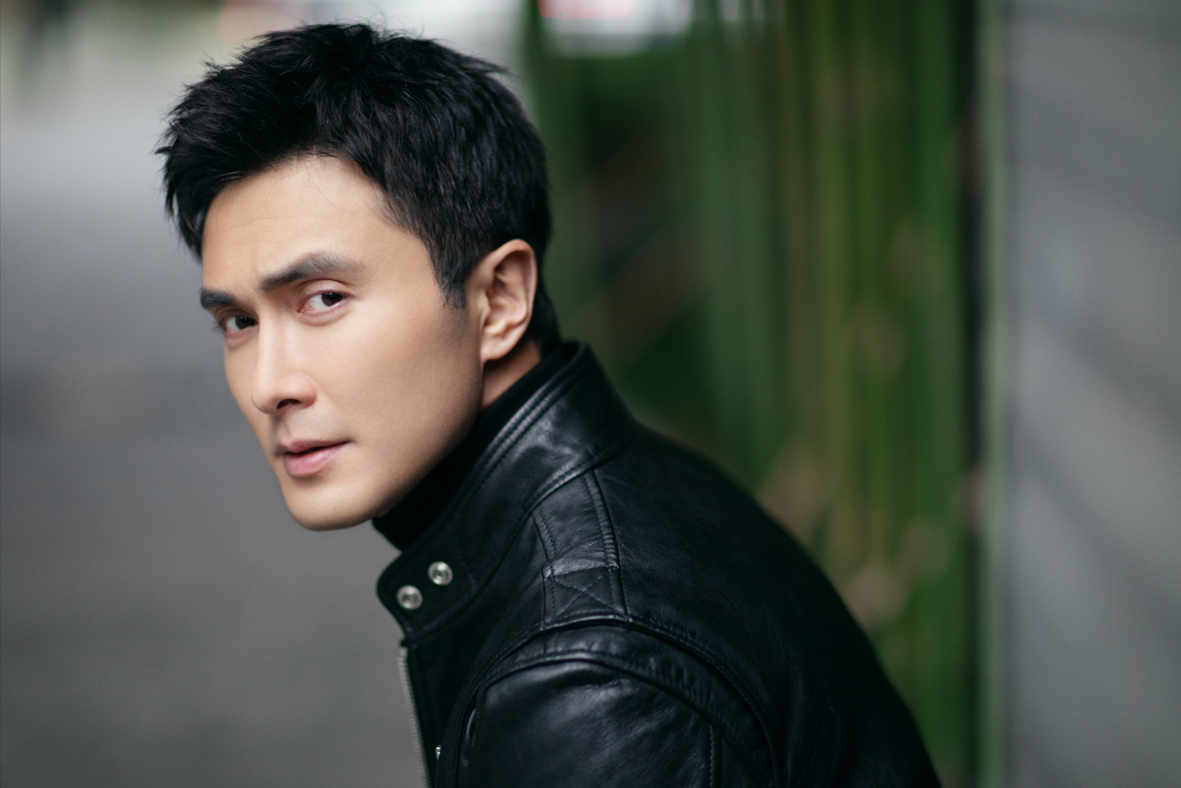 高伟光《枕上书》里一人饰三角,怎么区分?