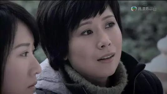 融合了房奴,蚁族,出轨,腐败等诸多敏感现实元素,从爱情说到婚姻,又从